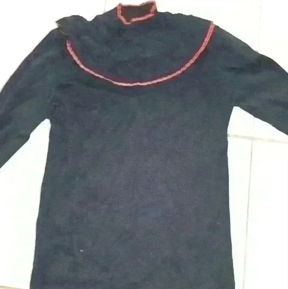 🌻VERA MODA NAVY TURTLENECK - Picture 1 of 3